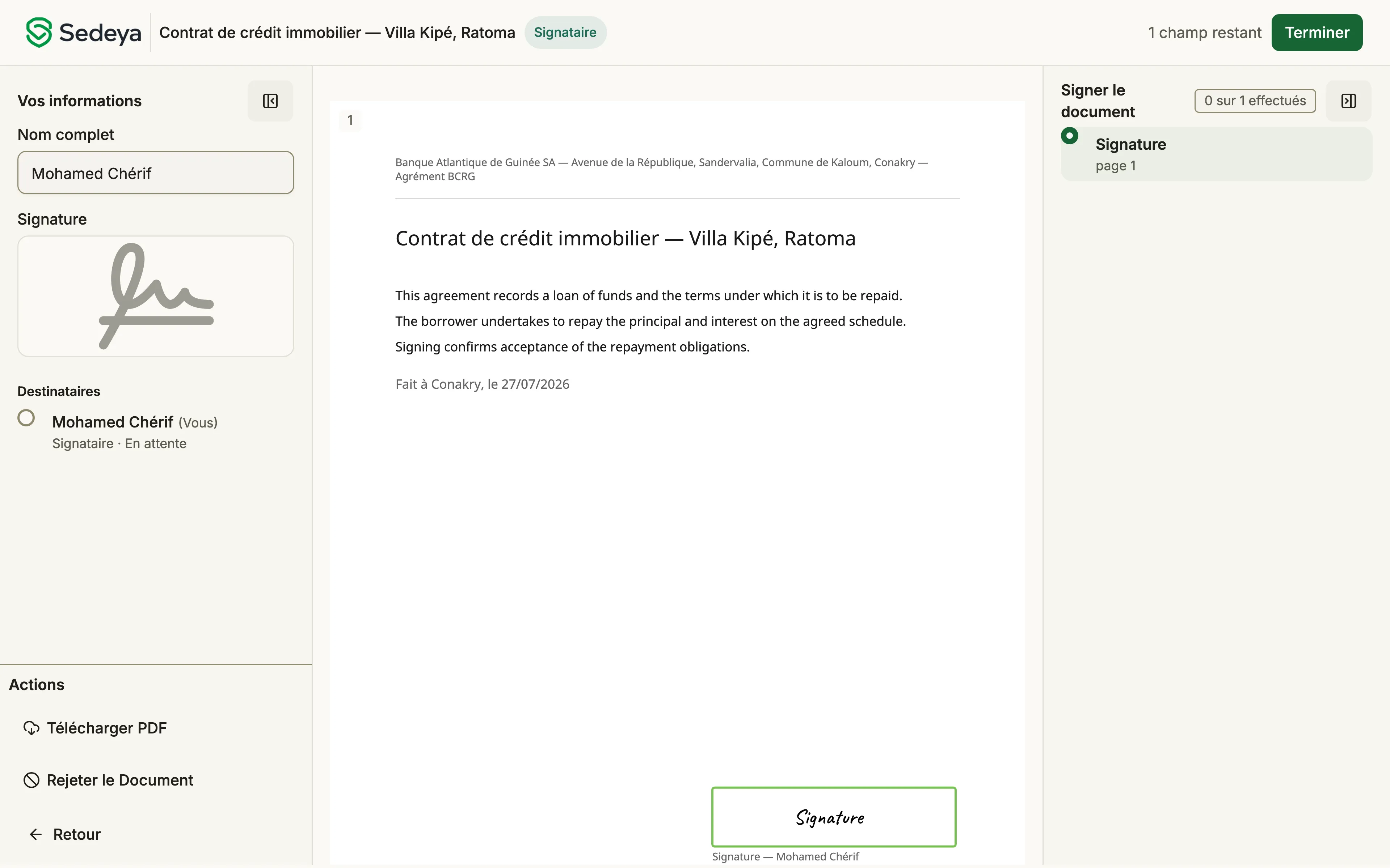 The Sedeya signing page in French, showing the document to be signed alongside the signer's panel with their full name, their saved signature and their status, Signataire, En attente, and one signature field left to complete.